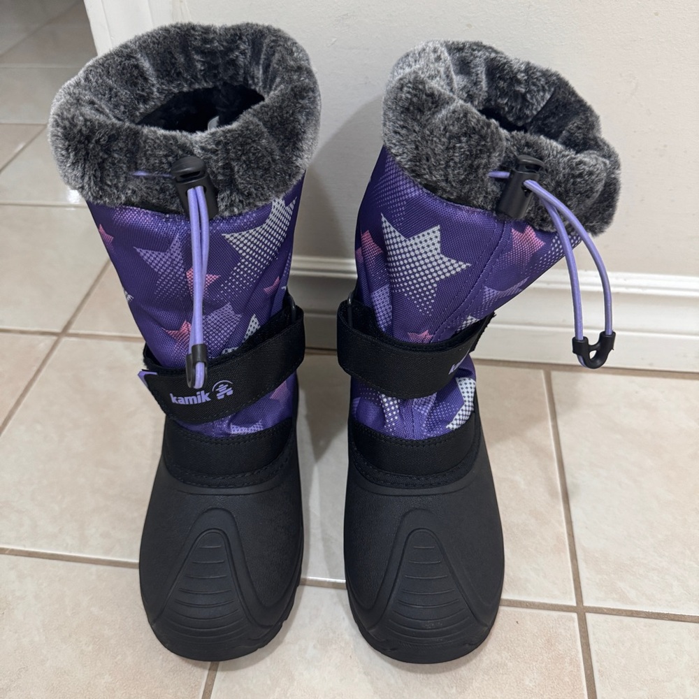 Kid‘s Kamik Black and Purple Starry Winter Boots